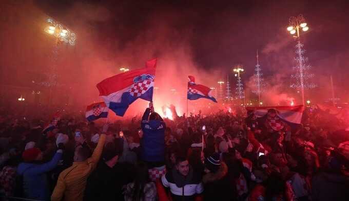 Матч Лиги чемпионов АЕК - Динамо Загреб перенесен из-за жестокой драки, в которой погиб фанат