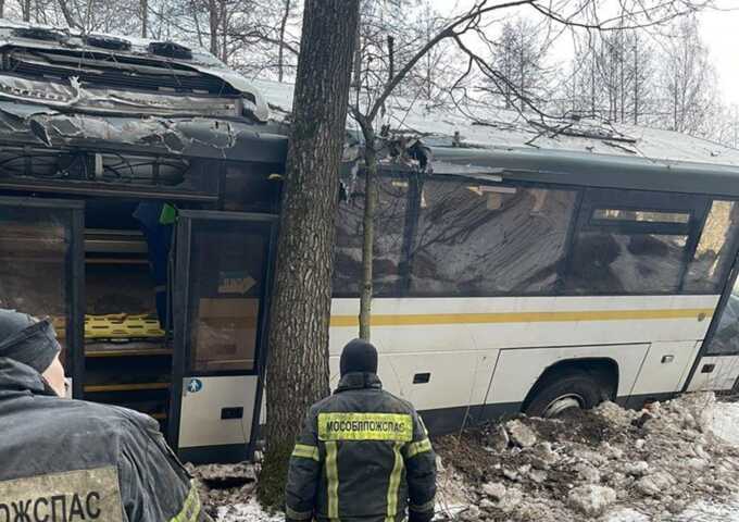 В Орехово-Зуево автобус съехал с трассы